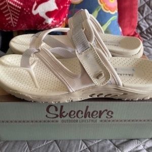 NWOT Skechers - Dark Natural Sz 8